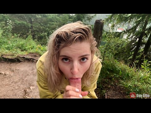 ❤️ মেয়ে একটি পাবলিক blowjob পরে কাম গিলে - Eva Elfi যৌনতা ﹏